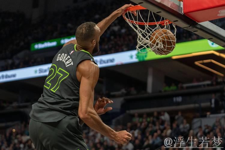 康利妙传 戈贝尔大步轰炸篮筐
