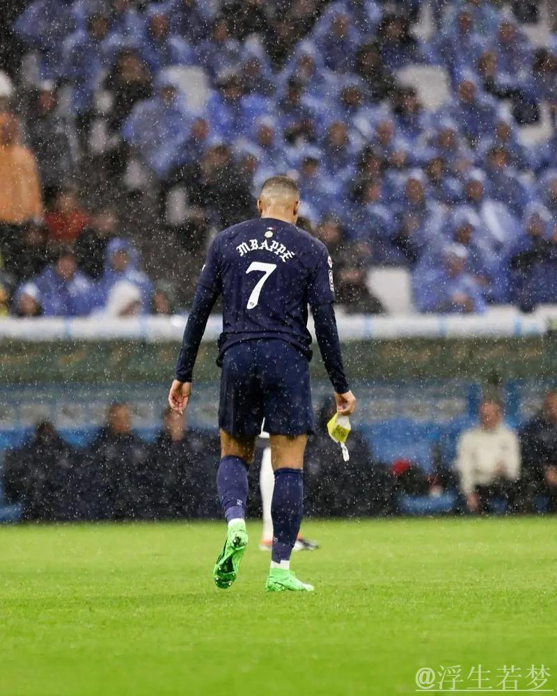 姆巴佩离队一年大巴黎迎欧冠首冠！19岁新星决赛闪耀2射1传